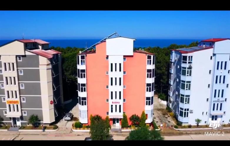 Resort Basha  Spille