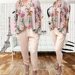 VESHJE E GRAVE TÃ‹ STOCK, BRAND "ATTACHÃˆ PRIVÃˆ".